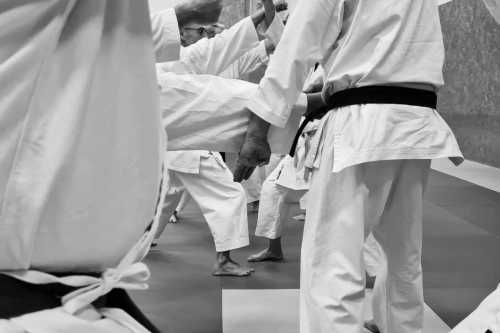 Menschen im Karateunterricht